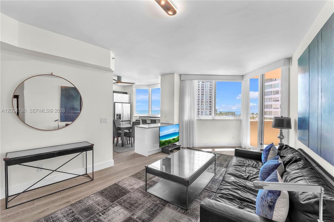 For Rent: $5,950 (1 beds, 1 baths, 1090 Square Feet)