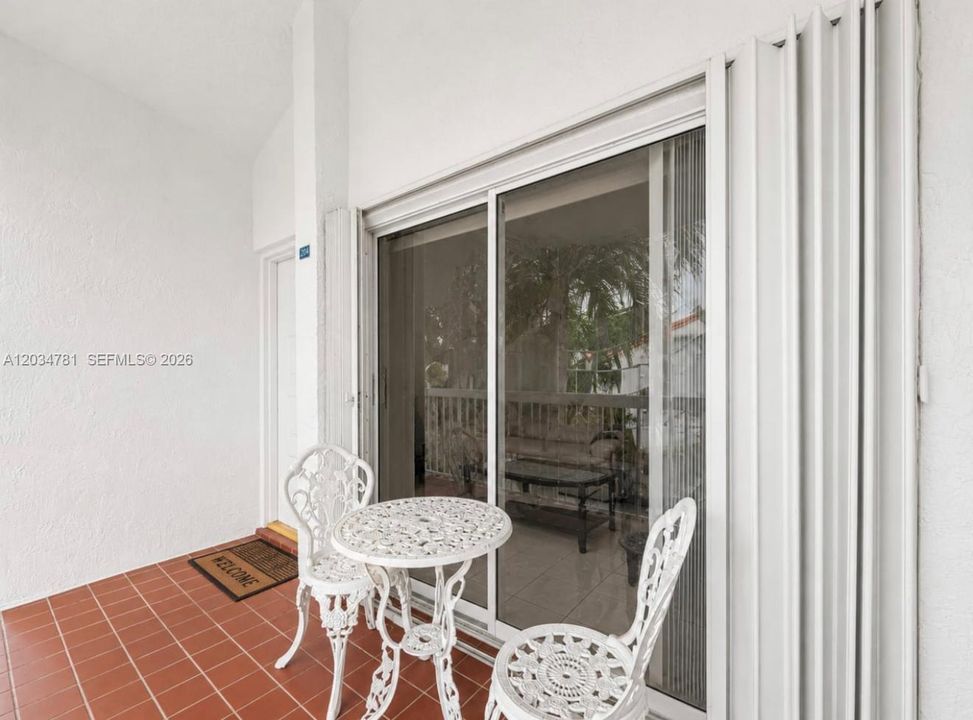 For Sale: $350,000 (3 beds, 2 baths, 1120 Square Feet)
