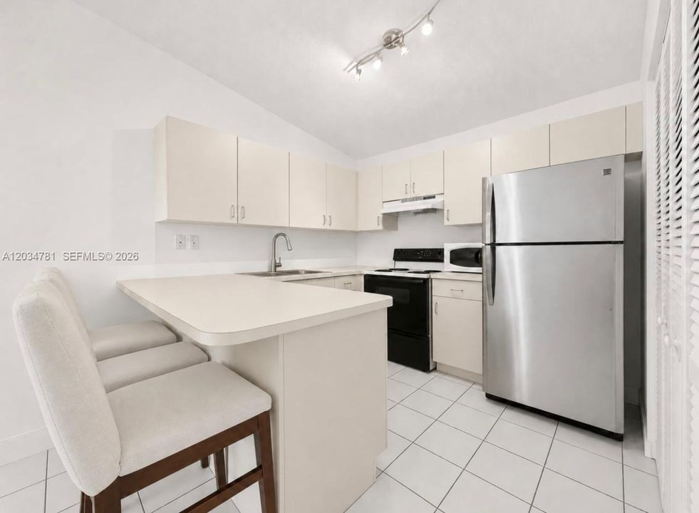 For Sale: $350,000 (3 beds, 2 baths, 1120 Square Feet)