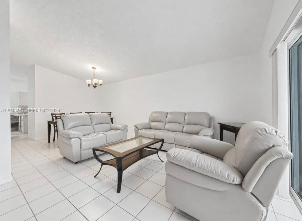 For Sale: $350,000 (3 beds, 2 baths, 1120 Square Feet)