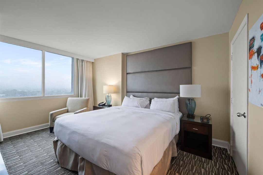 12-web-or-mls-2670 E Sunrise Blvd Unit 1
