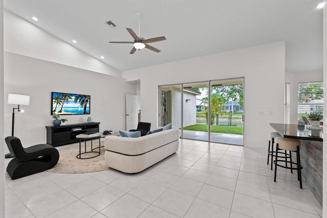 17-web-or-mls-A7406342