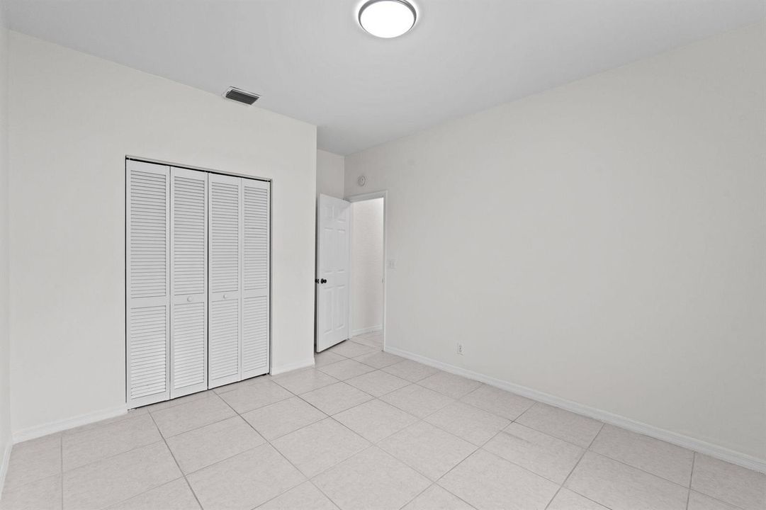 32-web-or-mls-A7406476