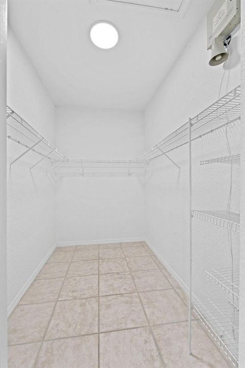 28-web-or-mls-A7406441