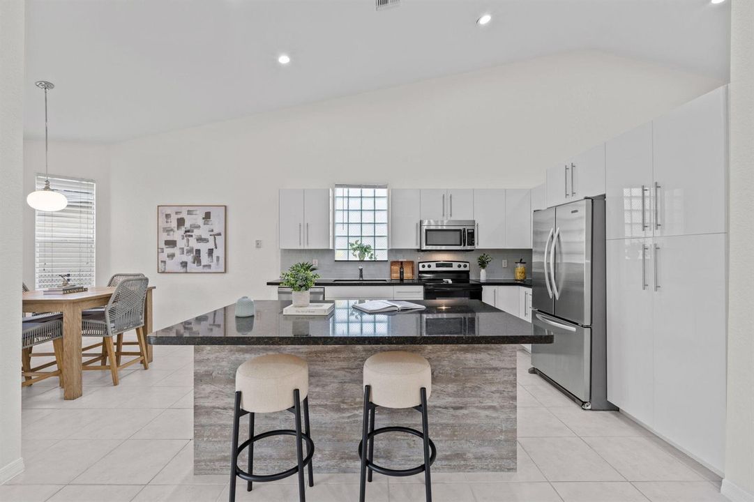 5-web-or-mls-A7406330