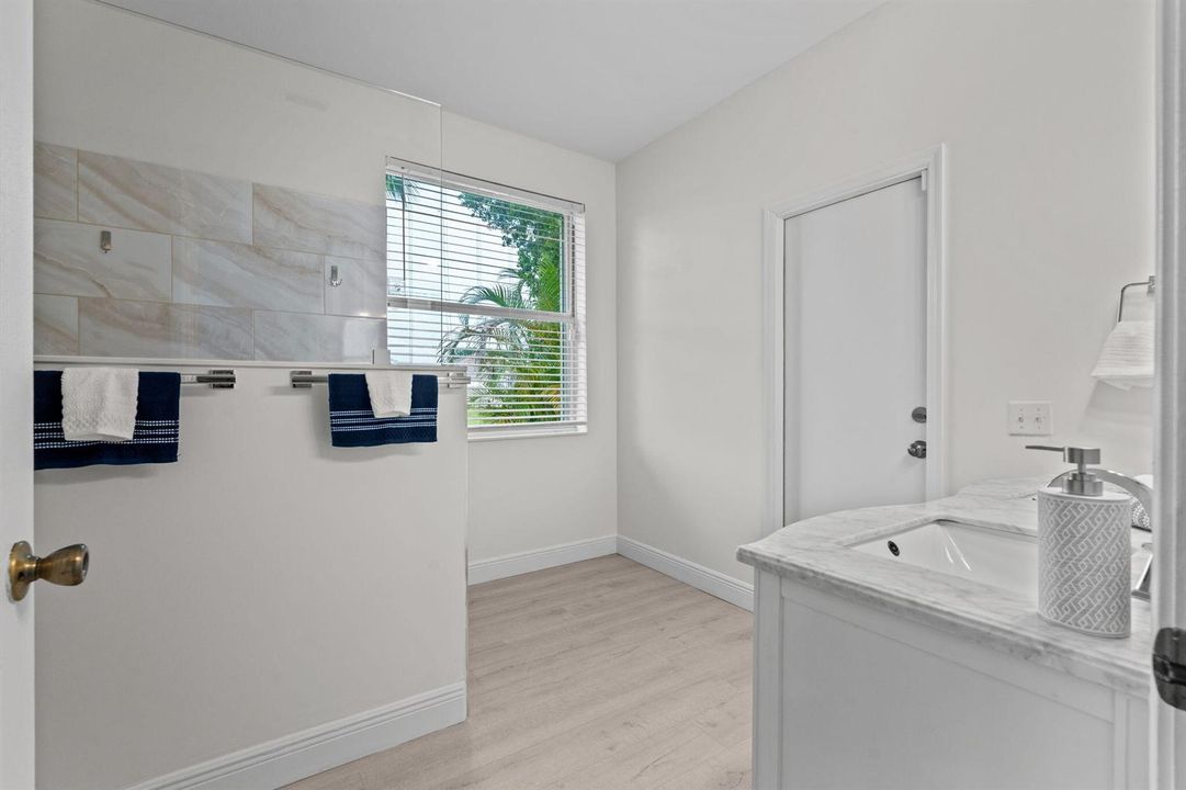 27-web-or-mls-A7406435
