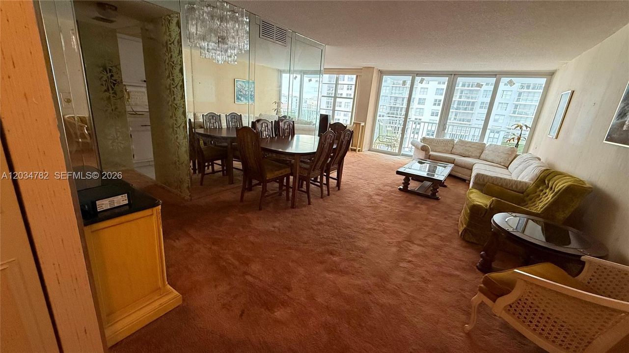 En Venta: $299,000 (1 camas, 1 baños, 1104 Pies cuadrados)