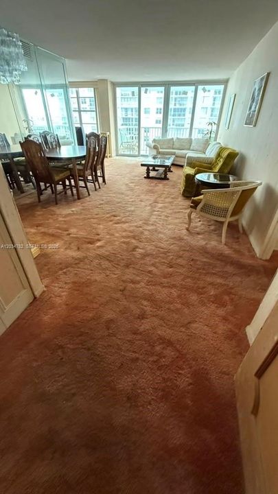 En Venta: $299,000 (1 camas, 1 baños, 1104 Pies cuadrados)