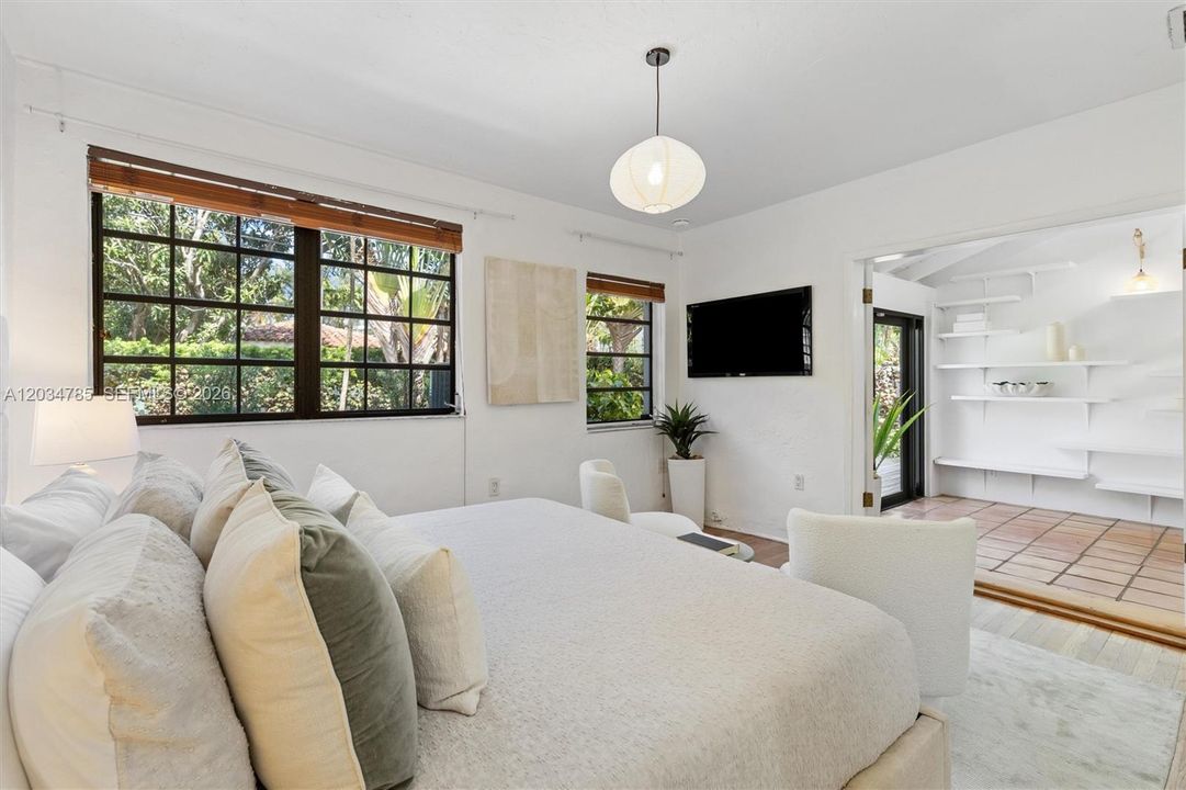 For Sale: $2,095,000 (4 beds, 2 baths, 1855 Square Feet)