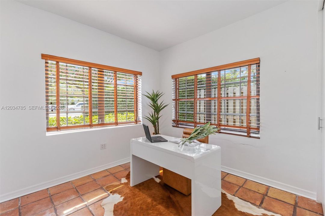 For Sale: $2,095,000 (4 beds, 2 baths, 1855 Square Feet)