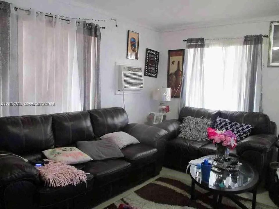 For Sale: $619,999 (0 beds, 0 baths, 2119 Square Feet)