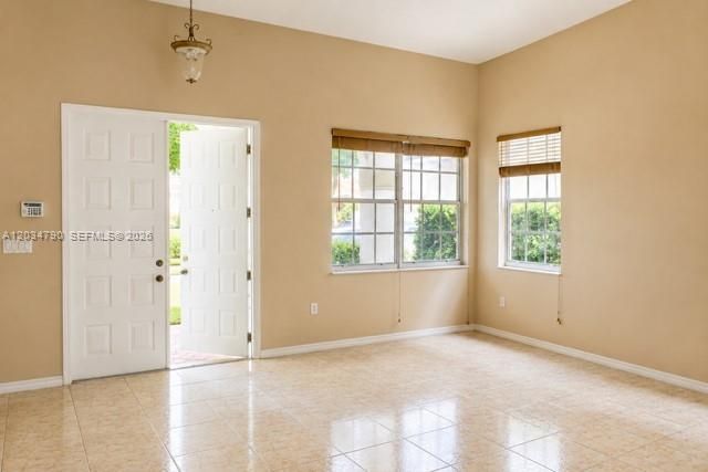 В аренду: $4,000 (3 спален, 2 ванн, 1620 Квадратных фут)