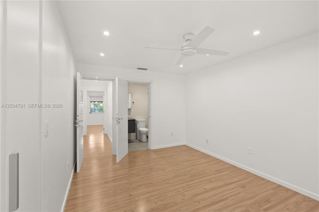 For Rent: $4,150 (2 beds, 2 baths, 947 Square Feet)