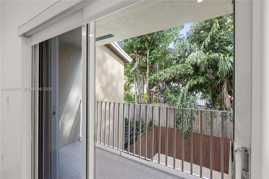 For Rent: $4,150 (2 beds, 2 baths, 947 Square Feet)