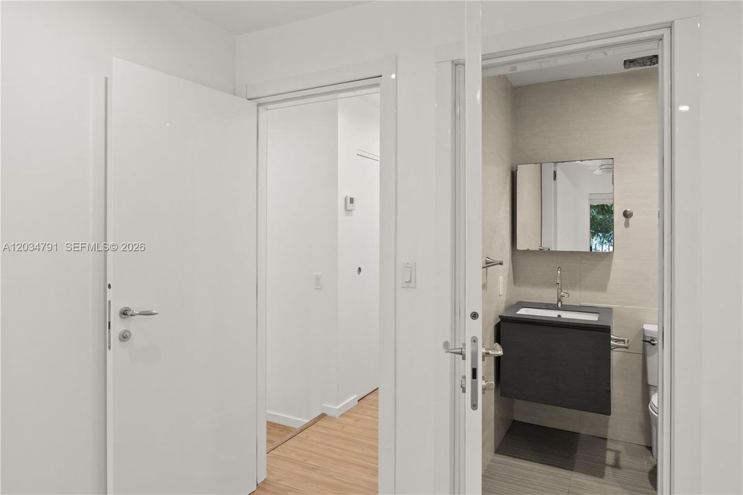 For Rent: $4,150 (2 beds, 2 baths, 947 Square Feet)