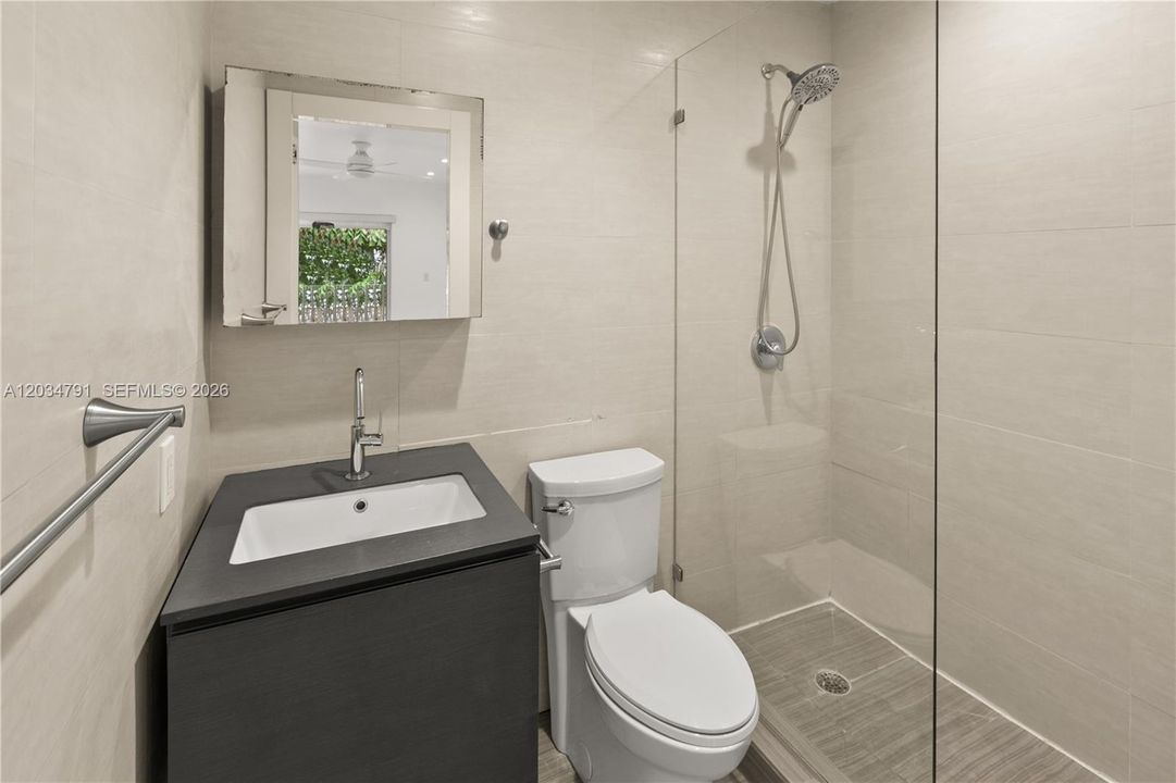 For Rent: $4,150 (2 beds, 2 baths, 947 Square Feet)