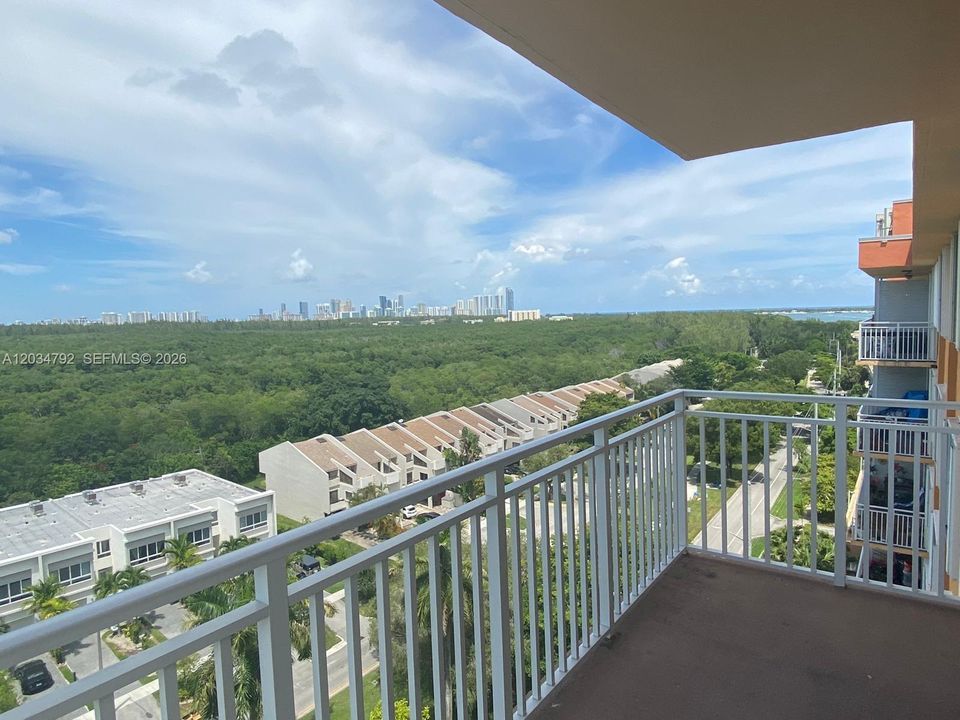For Sale: $280,000 (2 beds, 2 baths, 1190 Square Feet)