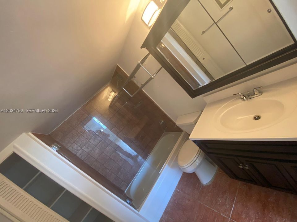 For Sale: $280,000 (2 beds, 2 baths, 1190 Square Feet)