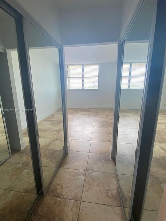 For Sale: $280,000 (2 beds, 2 baths, 1190 Square Feet)