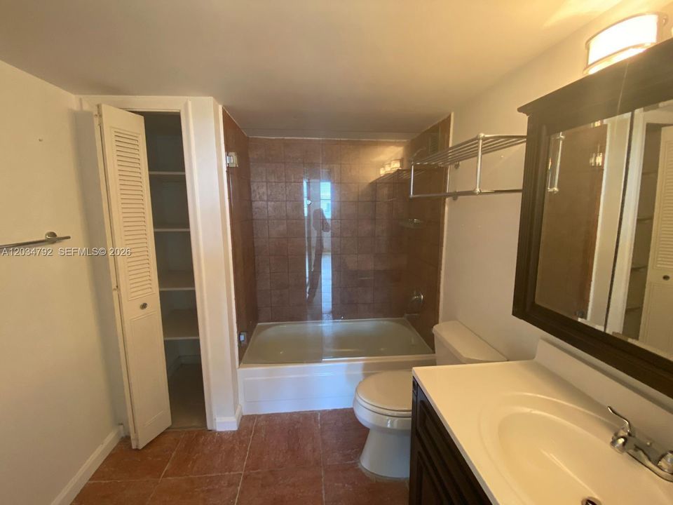 For Sale: $280,000 (2 beds, 2 baths, 1190 Square Feet)