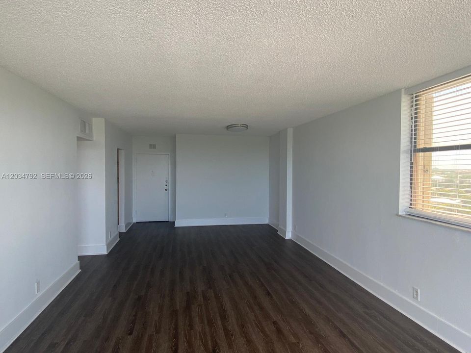 For Sale: $280,000 (2 beds, 2 baths, 1190 Square Feet)