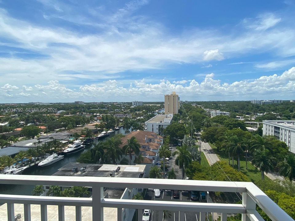 For Sale: $280,000 (2 beds, 2 baths, 1190 Square Feet)