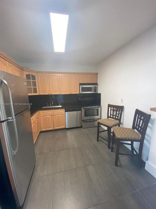 For Sale: $280,000 (2 beds, 2 baths, 1190 Square Feet)