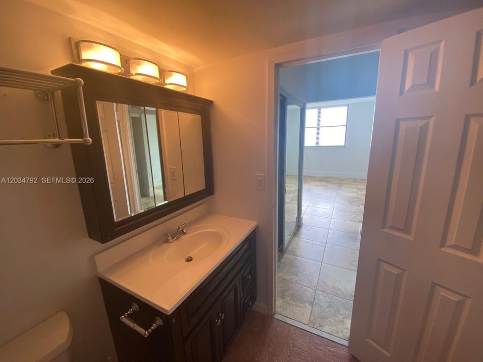 For Sale: $280,000 (2 beds, 2 baths, 1190 Square Feet)