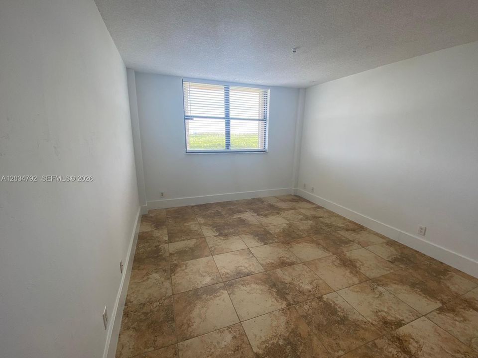 For Sale: $280,000 (2 beds, 2 baths, 1190 Square Feet)