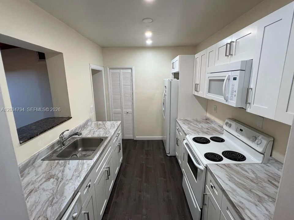En Renta: $3,950 (3 camas, 2 baños, 1748 Pies cuadrados)