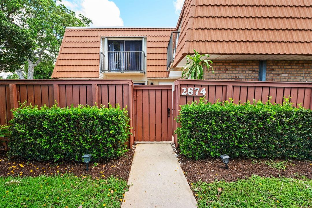 2-web-or-mls-2874-waterford-dr-s