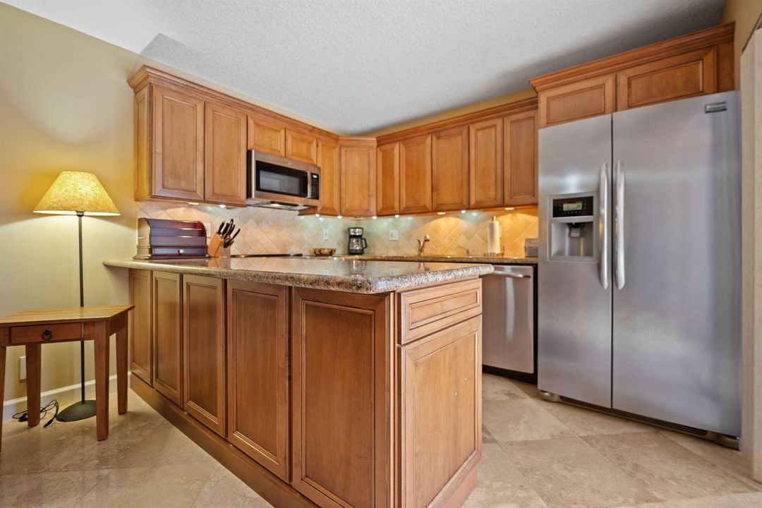 9-web-or-mls-2874-waterford-dr-s