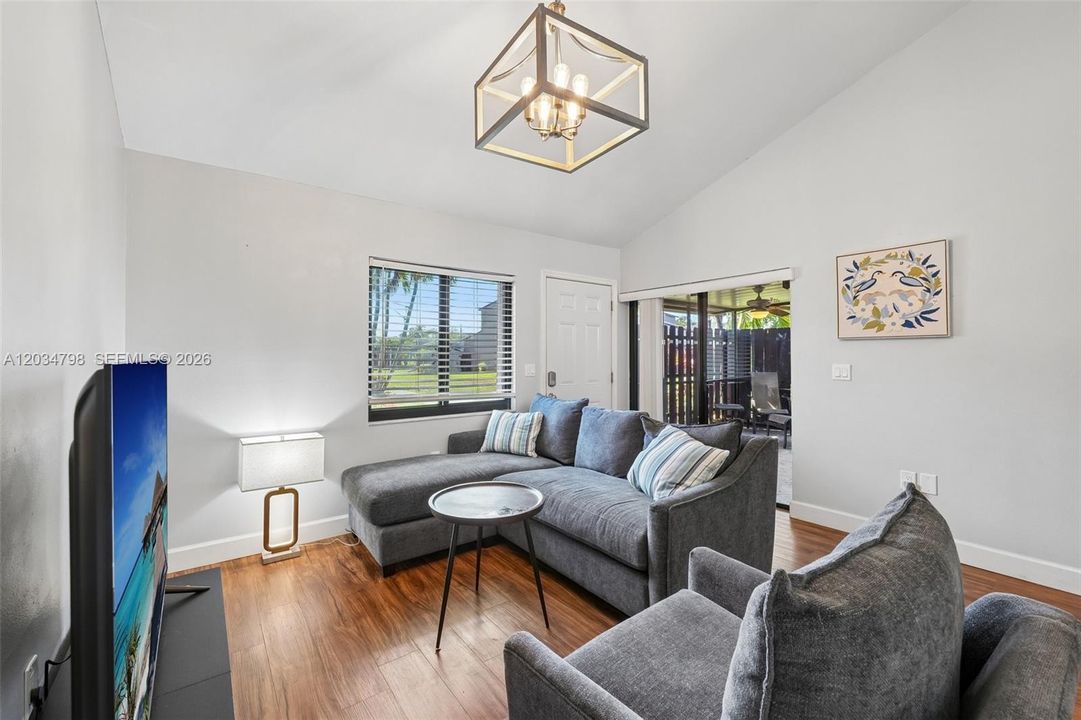 For Sale: $210,000 (2 beds, 2 baths, 1197 Square Feet)