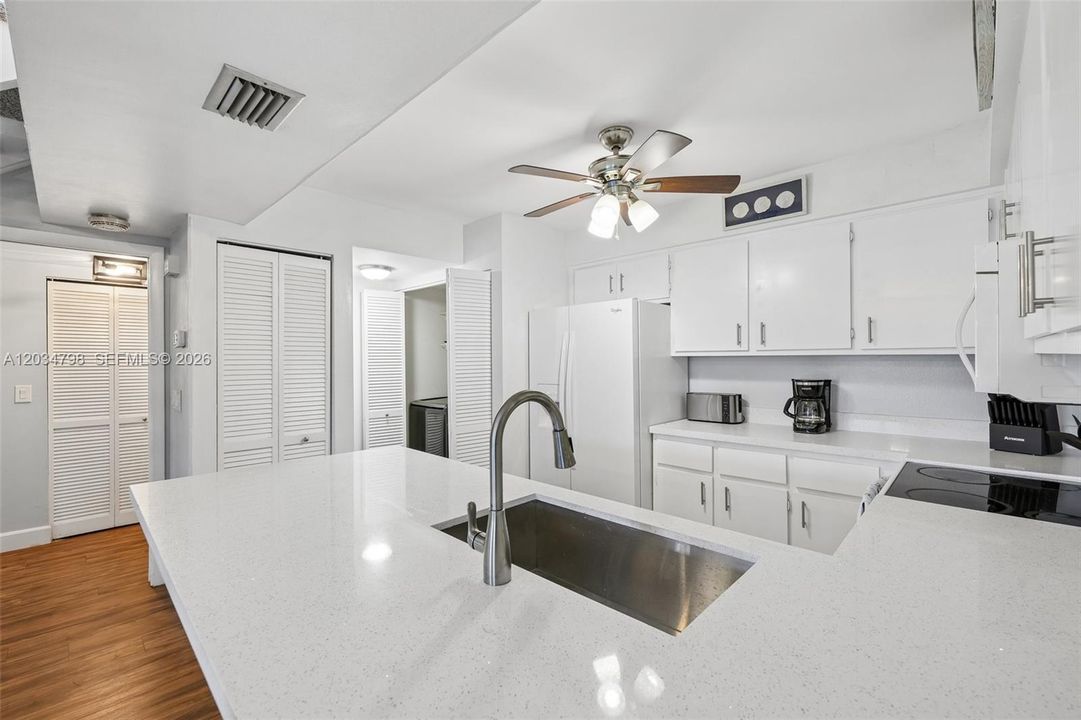 For Sale: $210,000 (2 beds, 2 baths, 1197 Square Feet)