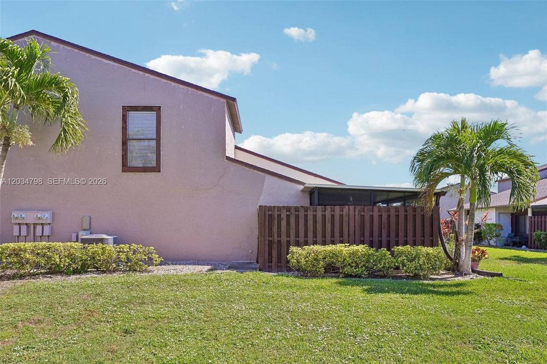 For Sale: $210,000 (2 beds, 2 baths, 1197 Square Feet)