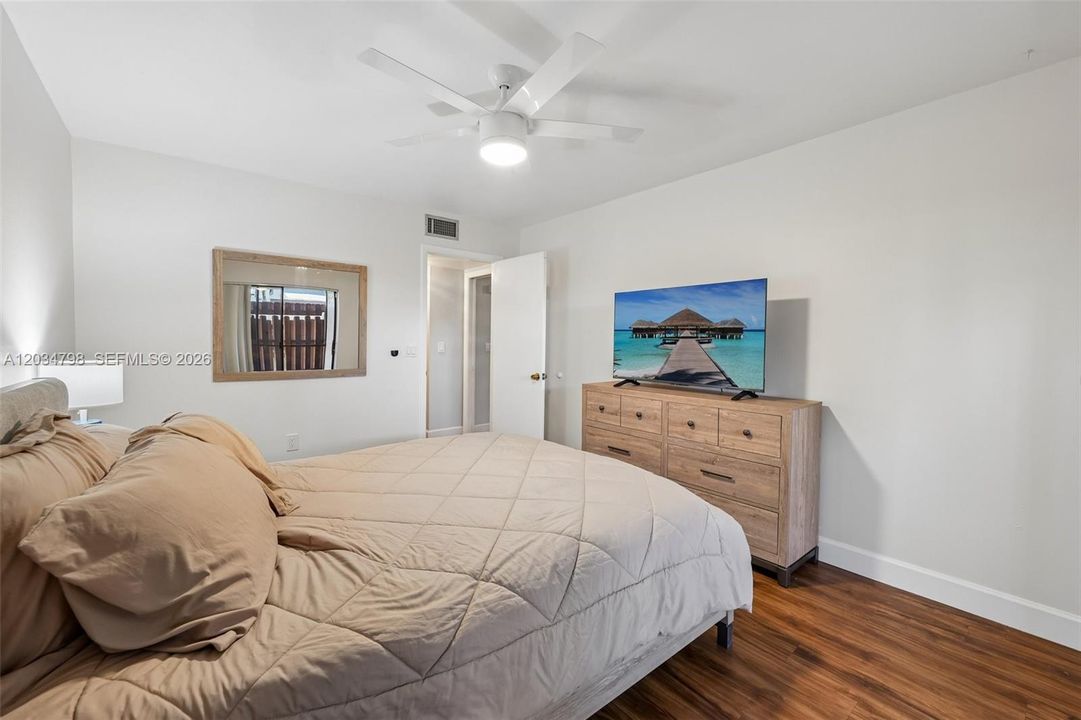 For Sale: $210,000 (2 beds, 2 baths, 1197 Square Feet)