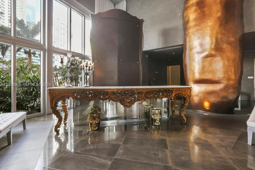 For Sale: $625,000 (1 beds, 1 baths, 876 Square Feet)