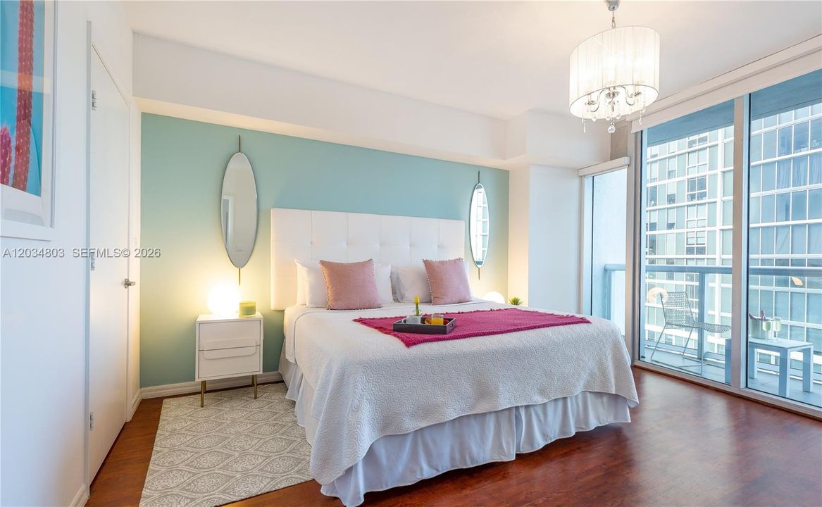 For Sale: $625,000 (1 beds, 1 baths, 876 Square Feet)