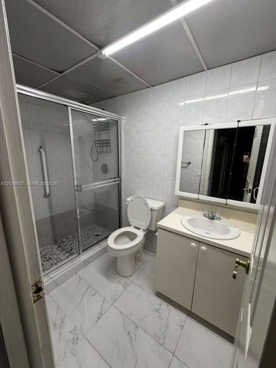 В аренду: $2,100 (2 спален, 1 ванн, 777 Квадратных фут)