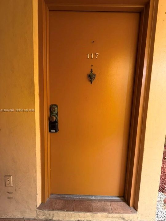 В аренду: $2,100 (2 спален, 1 ванн, 777 Квадратных фут)
