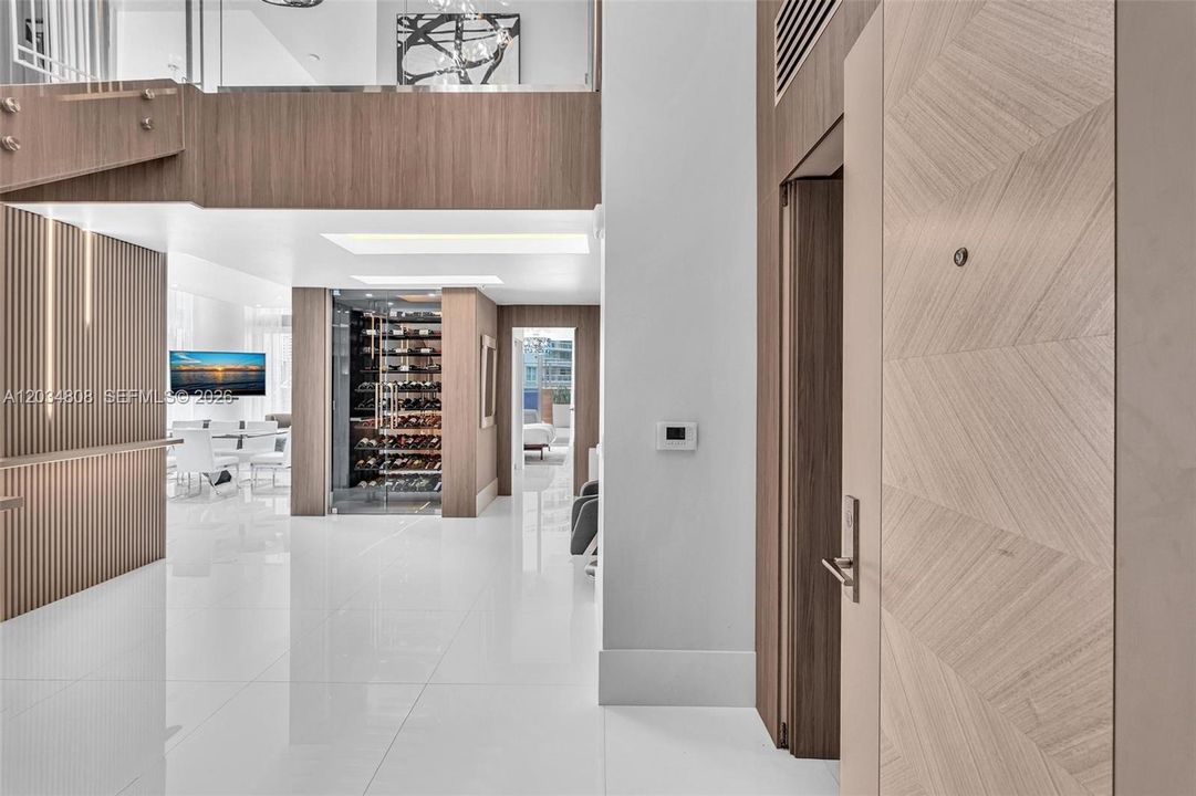 For Sale: $4,850,000 (6 beds, 5 baths, 4650 Square Feet)
