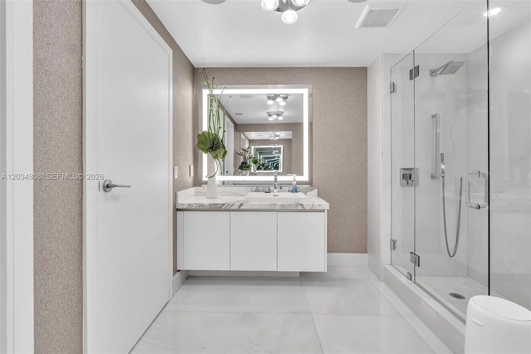 For Sale: $4,850,000 (6 beds, 5 baths, 4650 Square Feet)