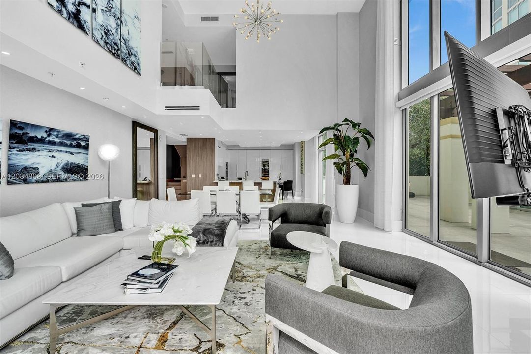 For Sale: $4,850,000 (6 beds, 5 baths, 4650 Square Feet)