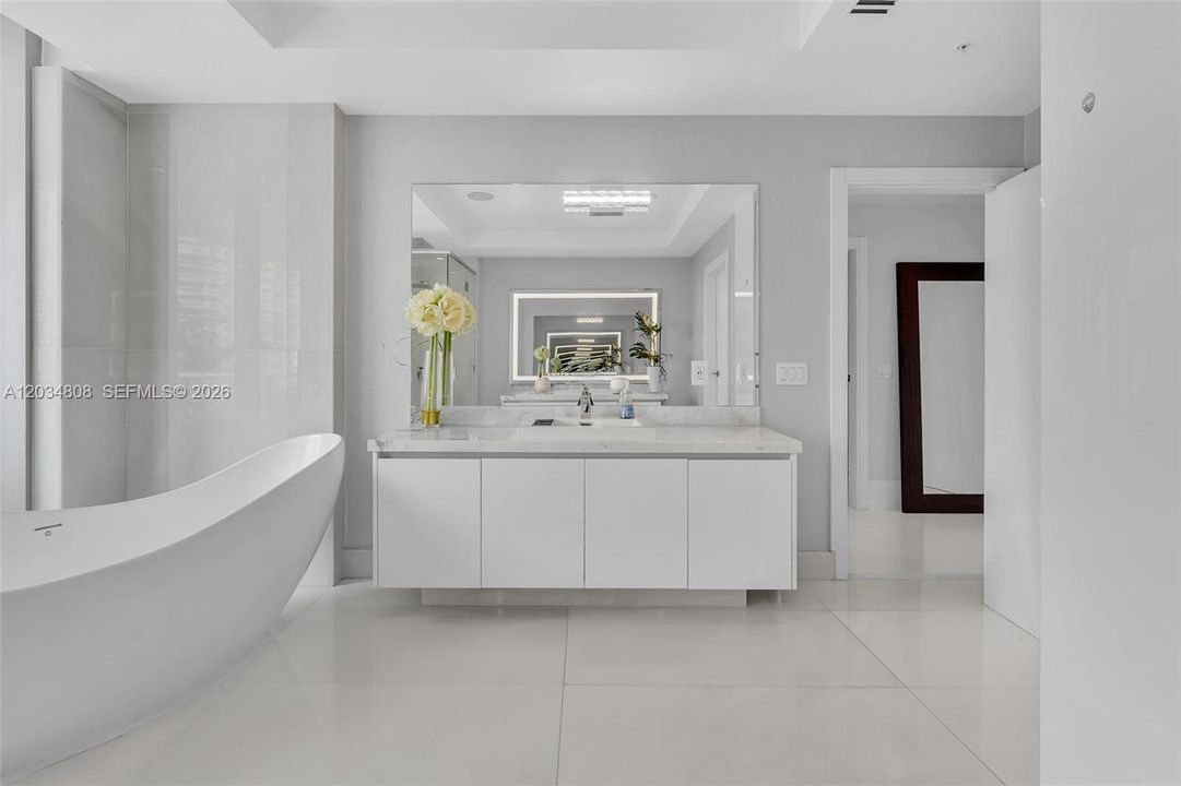 For Sale: $4,850,000 (6 beds, 5 baths, 4650 Square Feet)