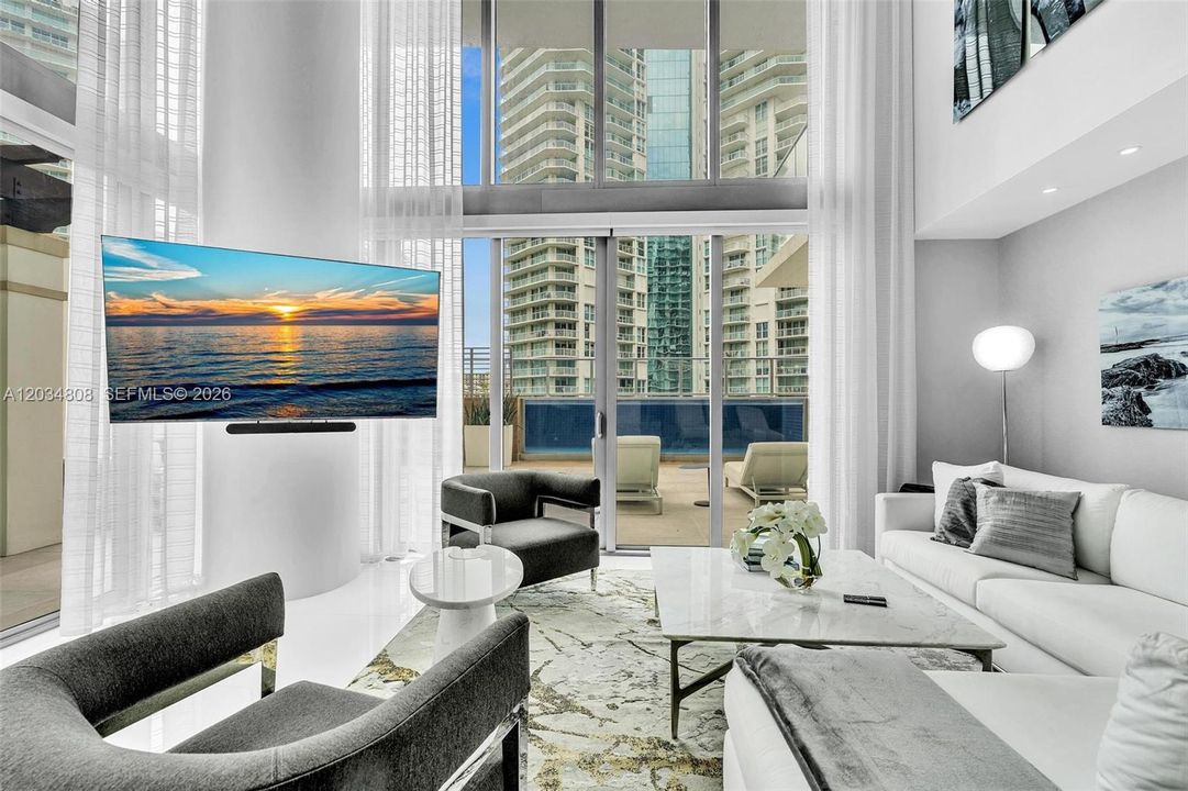 For Sale: $4,850,000 (6 beds, 5 baths, 4650 Square Feet)