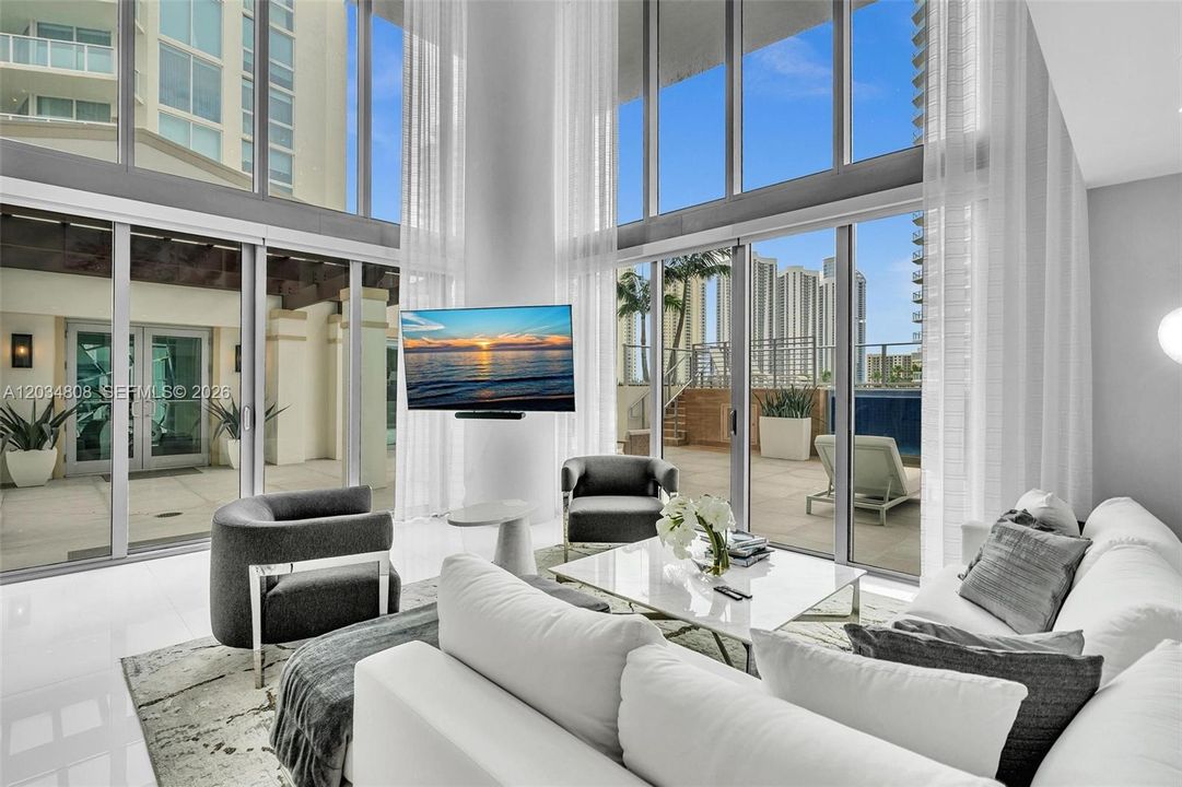 For Sale: $4,850,000 (6 beds, 5 baths, 4650 Square Feet)