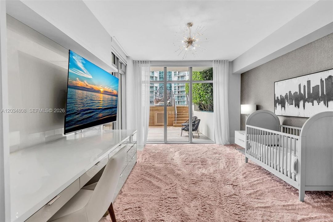 For Sale: $4,850,000 (6 beds, 5 baths, 4650 Square Feet)