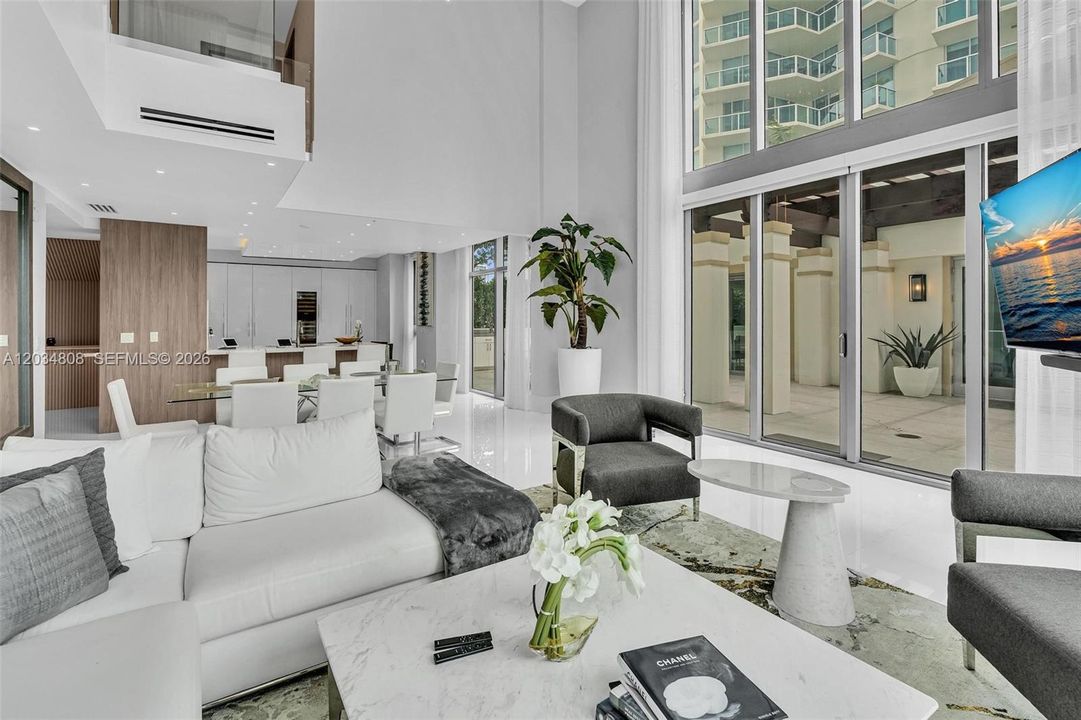 For Sale: $4,850,000 (6 beds, 5 baths, 4650 Square Feet)