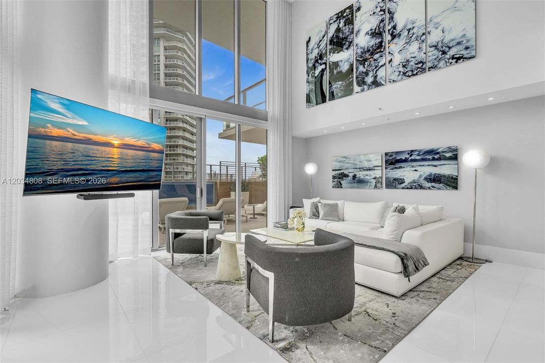 For Sale: $4,850,000 (6 beds, 5 baths, 4650 Square Feet)