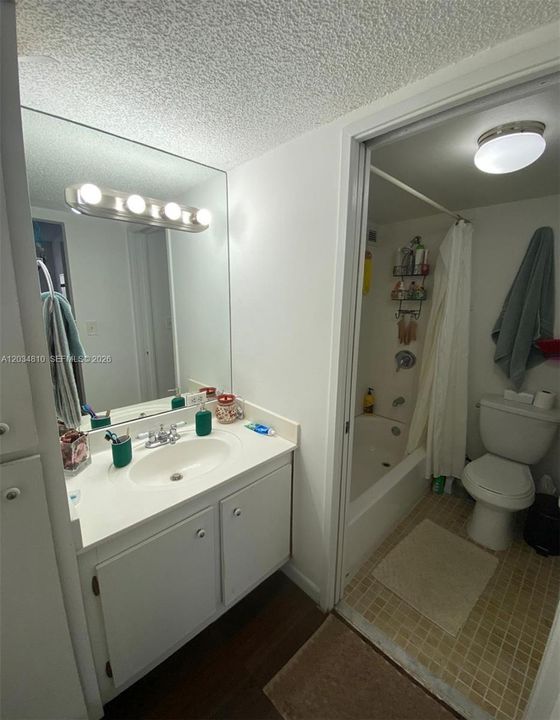 For Sale: $255,000 (1 beds, 1 baths, 767 Square Feet)